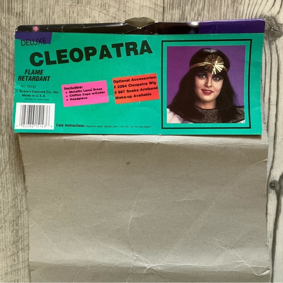 Women’s Cleopatra Halloween costume deluxe - Picture 6 of 6